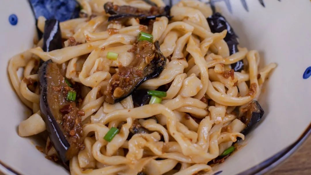 膨胀了，自己在家做的拉面，比大排长队的网红面馆还好吃