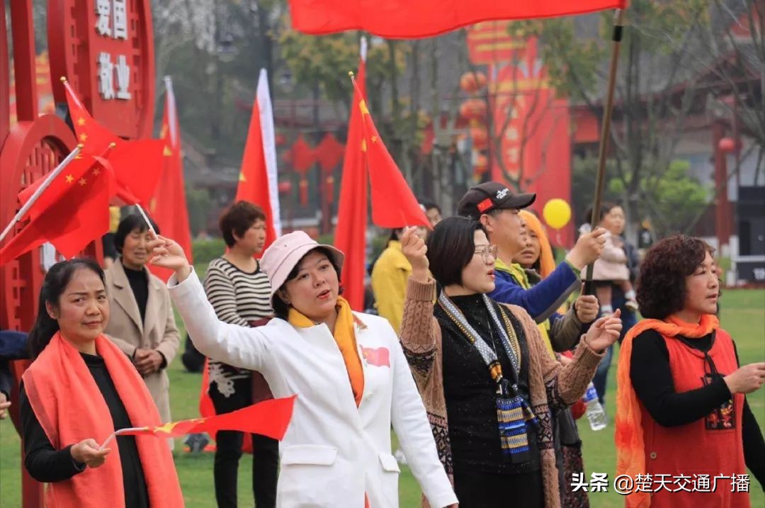 一条绿道一次快闪百位记者,东湖绿道大学生快闪