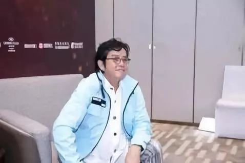 谭咏麟十首经典歌曲现场版,谭咏麟第一次唱的一首歌