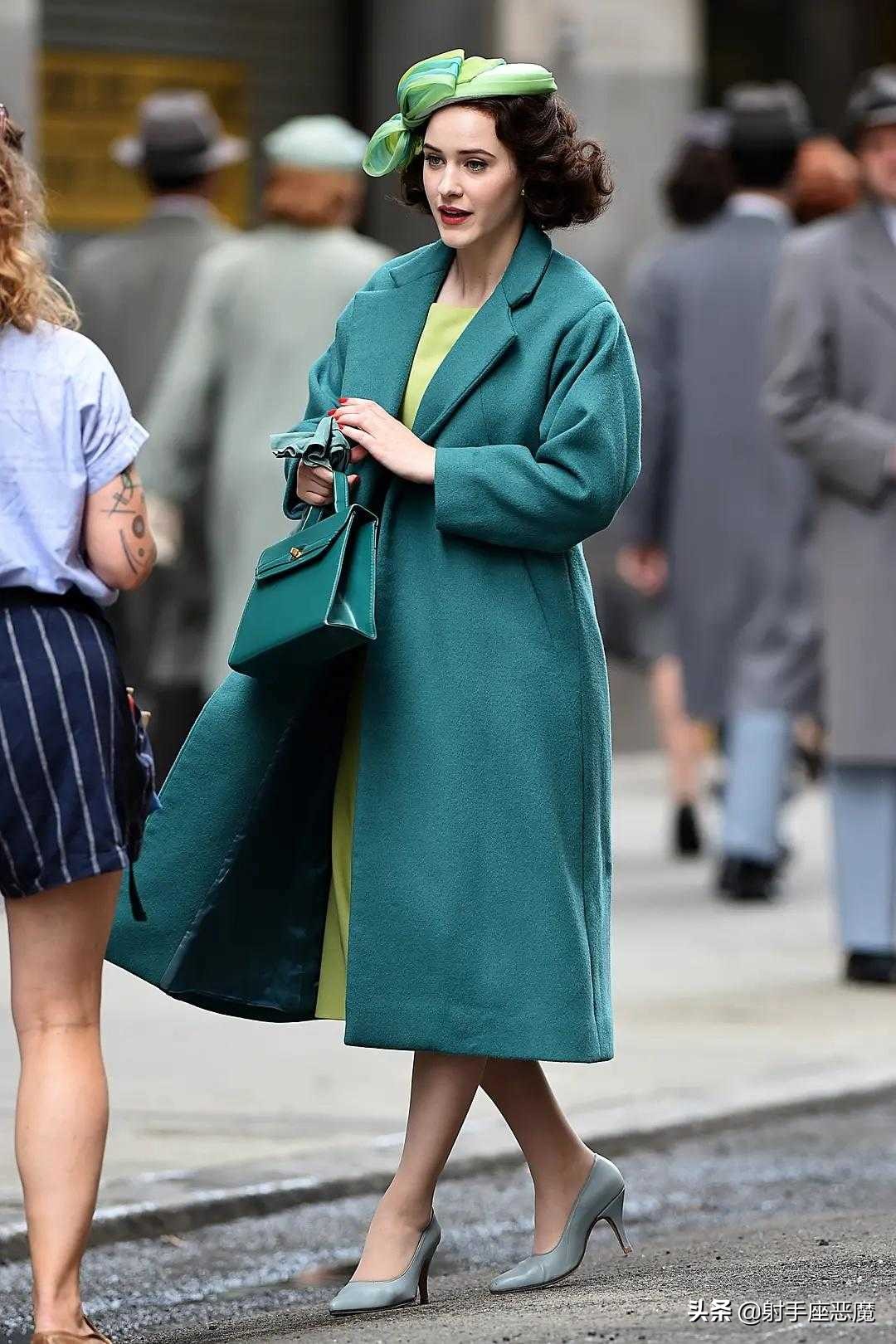 神剧回归：生活就像散场后的马戏团，总是有限温存，无限心酸