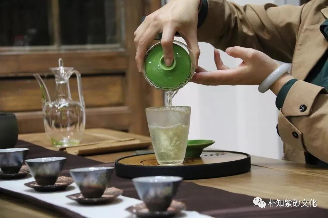 台地茶野生茶乔木茶古树茶区别,野生茶和茶园茶口感的区别