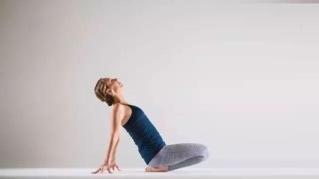 为什么金刚跪脚背特别疼,金刚坐为什么脚趾会痛