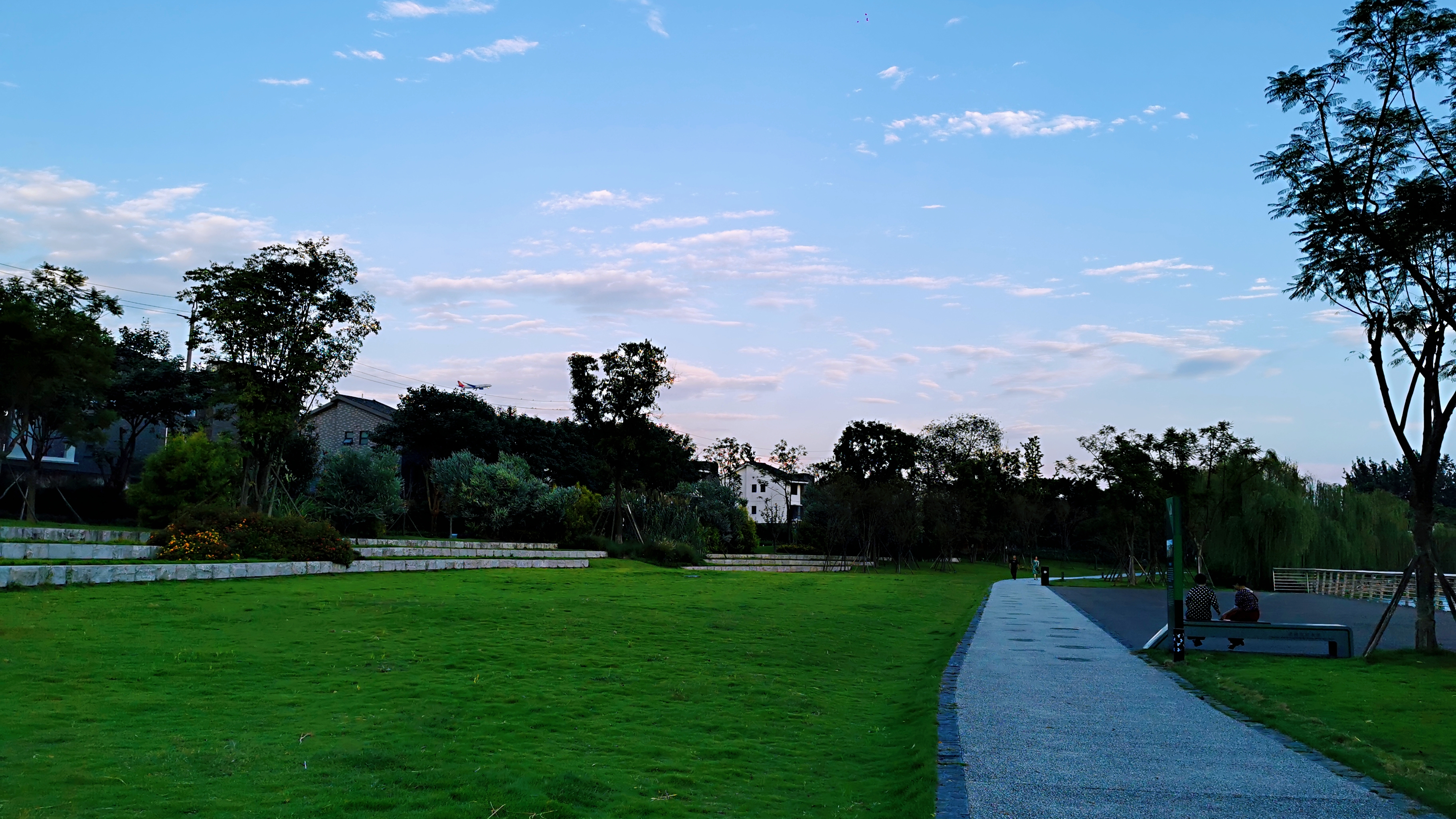 成都哪一个景点离双流机场更近,成都双流机场附近有什么景点