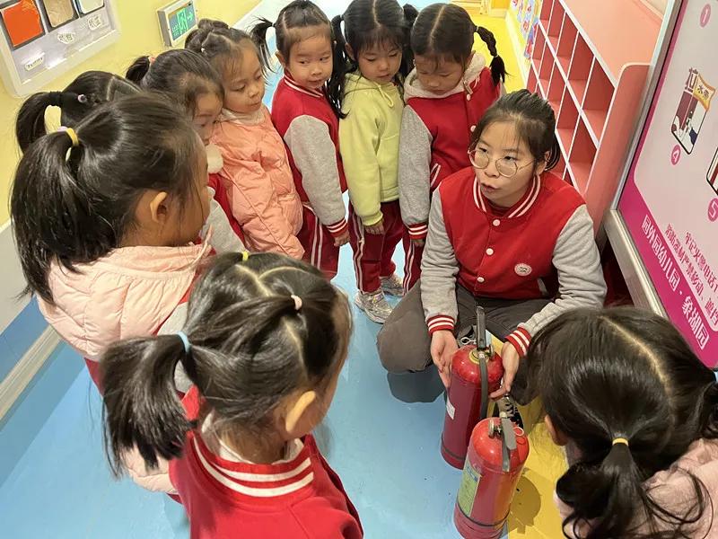 关于119消防的演练视频,119消防宣传日逃生视频