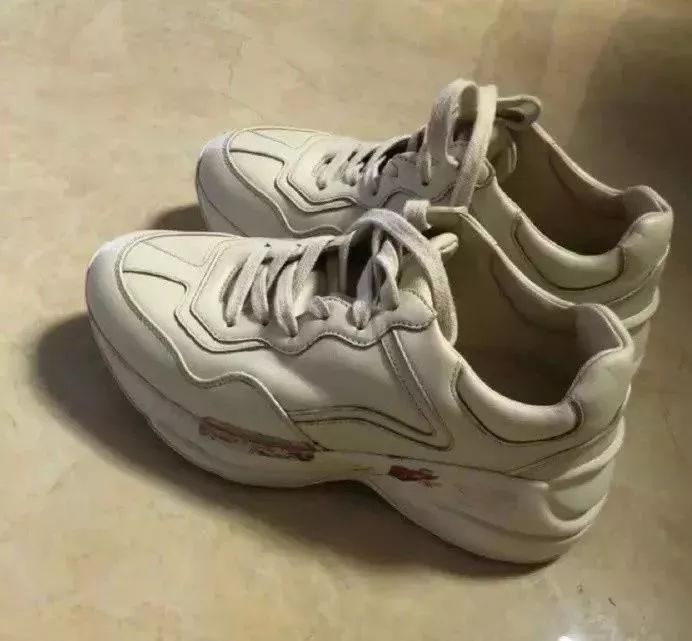 lv包为什么是奢侈品,万元lv包包