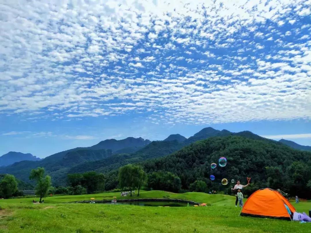 北京延庆周边野游有山有水,北京延庆山顶草甸