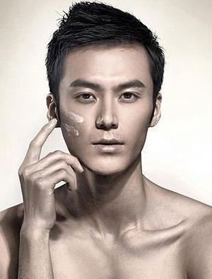 两边不留头发的刘海男士短发,刘海怎么剪轻薄男短发好看