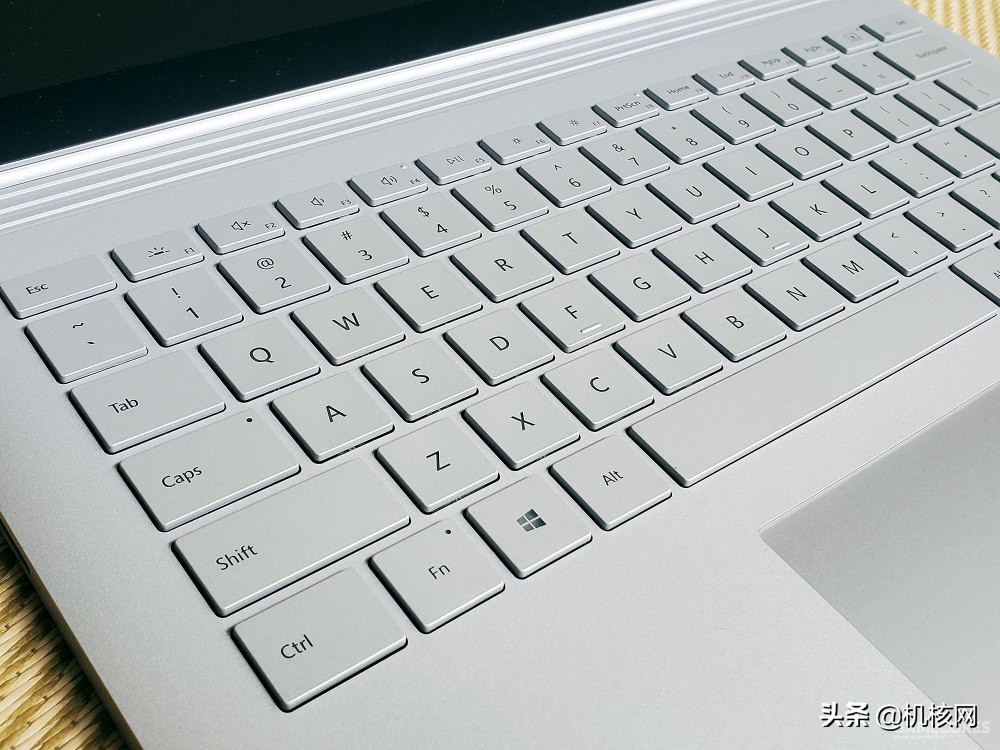 拔草体验|由一台SurfaceBook3而联想到的