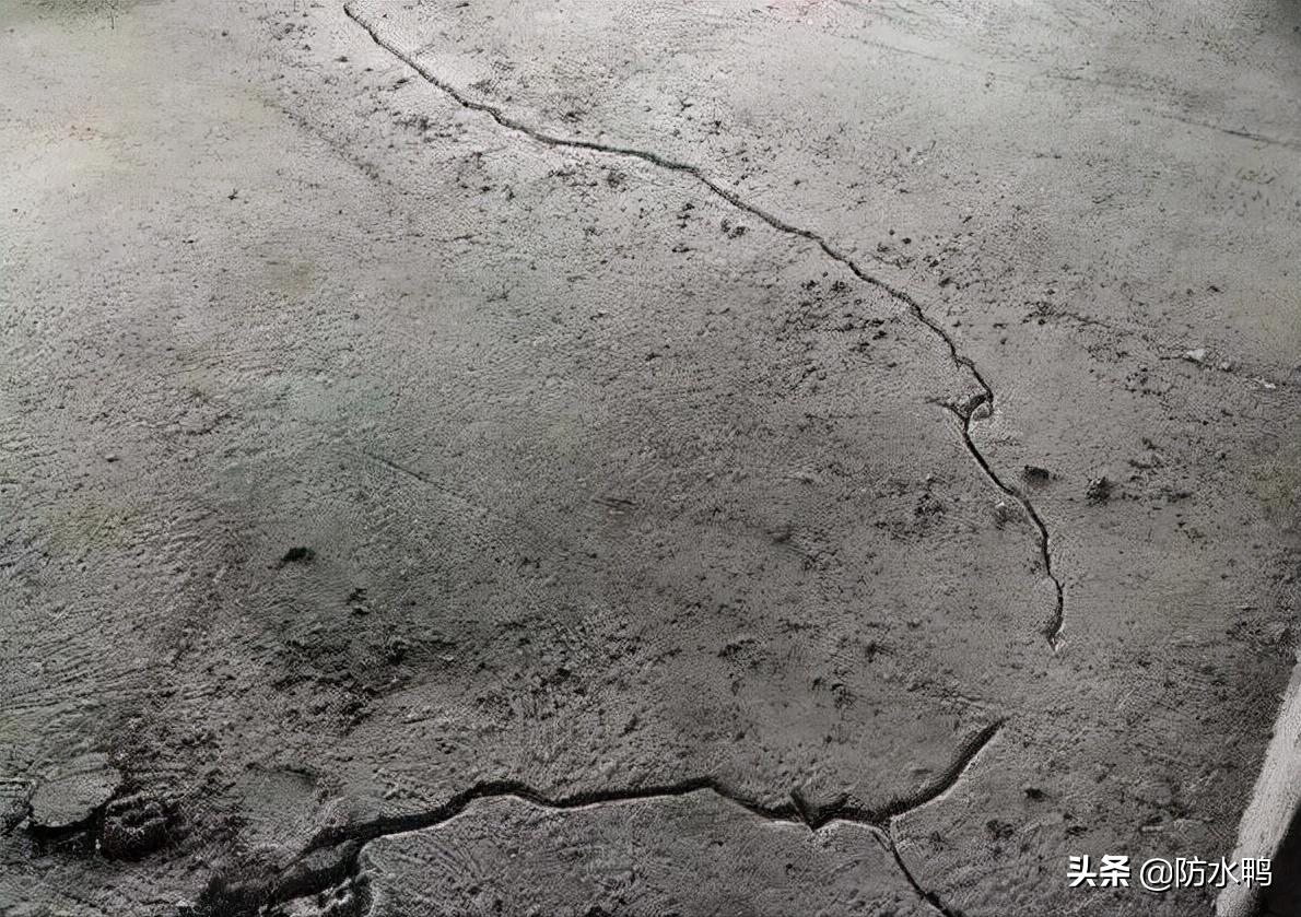 番禺区楼板裂缝漏水防水补漏知识,楼板防水漏水怎么办