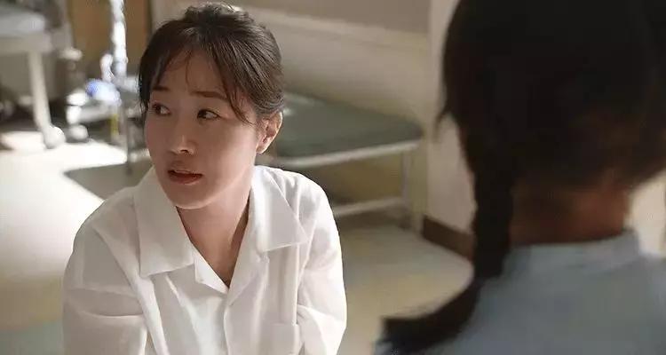 高铁上，父亲乱摸女儿：性盲比文盲更可怕