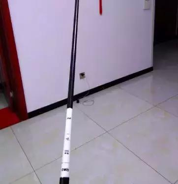 钓鱼人一般必备几根钓竿,钓鱼最重要的两根竿