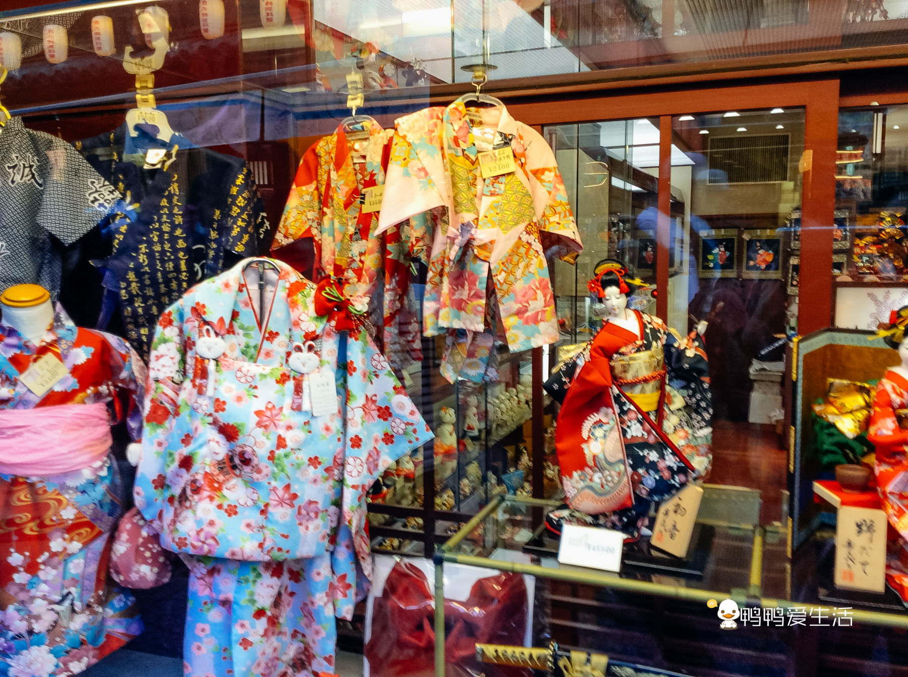 日本京都寺庙视频,日本京都闹市区古老寺庙