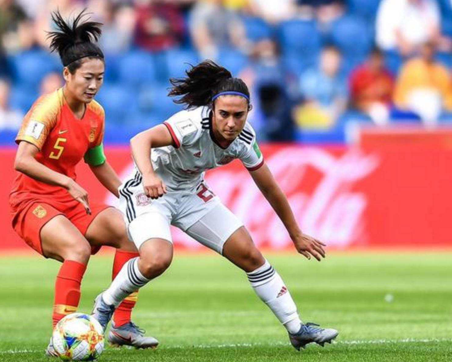 中国女足争气！比国足更顽强！晋级！央视：很顽强！彭诗梦完美