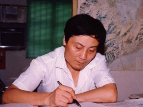 娃哈哈宗庆后多少岁卖冰棍,宗庆后42岁蹬三轮卖冰棍白手起家