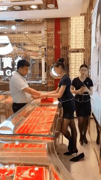 把车标全部抠掉违法吗,把车标抠下来清灰