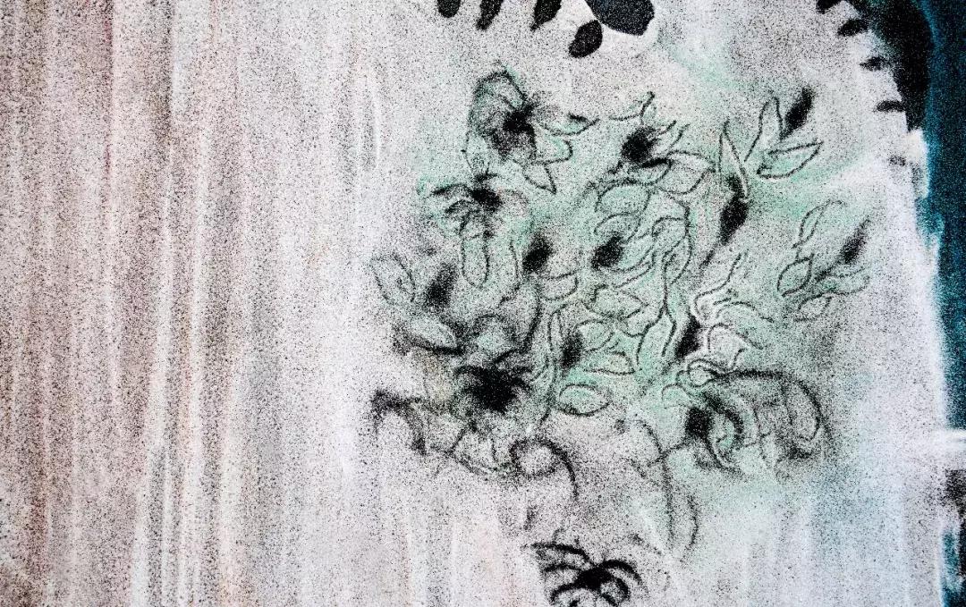 敦煌沙漠惊现64平米巨型沙画，奋战10天10夜创作，仅存在一天就消失