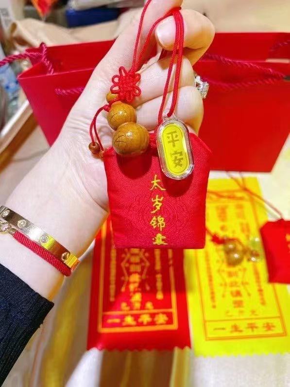 蓝色的三部曲,蓝色海豚岛第三章内容