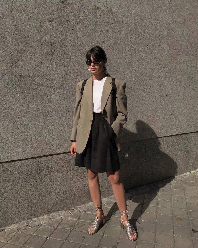 瑗胯鎬庝箞绌挎墠鑳芥樉寰椾笉鍍忓崠淇濋櫓,瑗胯鎬庝箞绌挎墠涓嶄細鍍忔槸鍗栦繚闄╃殑