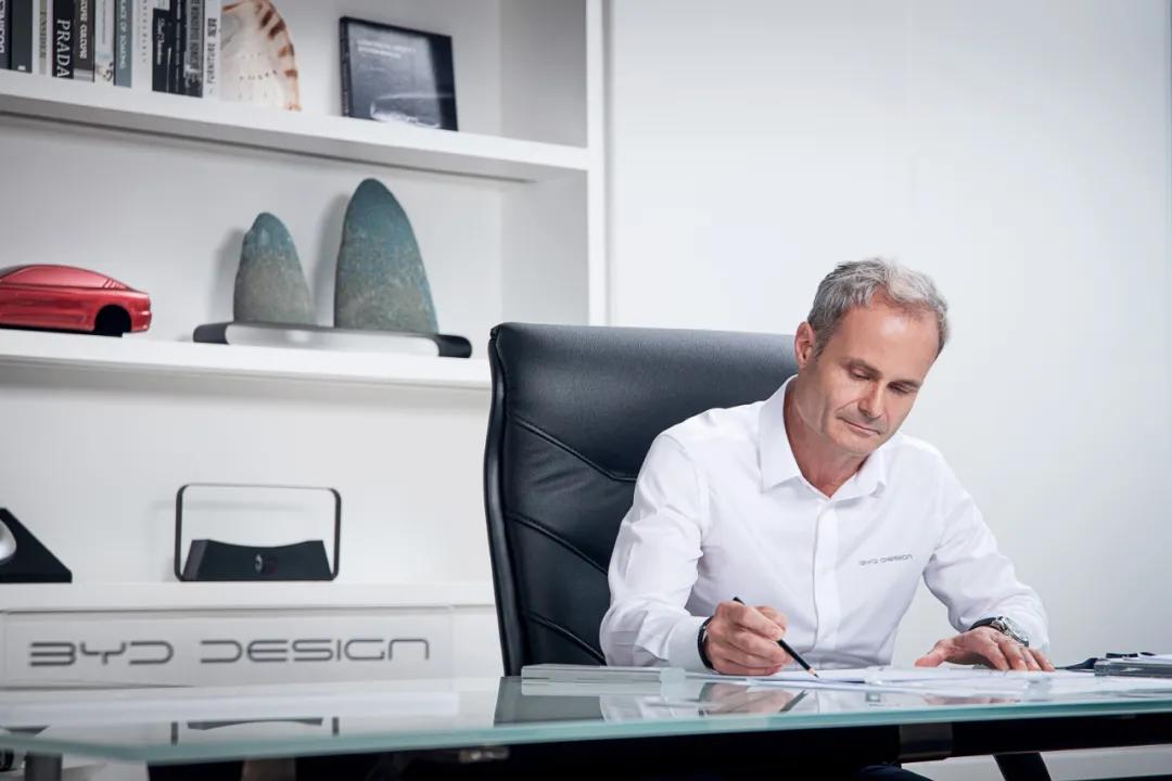 从国车到国民车的蜕变红旗,转变国产汽车印象的优秀车