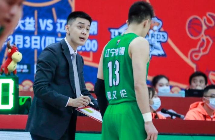 辽宁球员总是埋怨裁判,裁判对辽宁男篮的重大误判