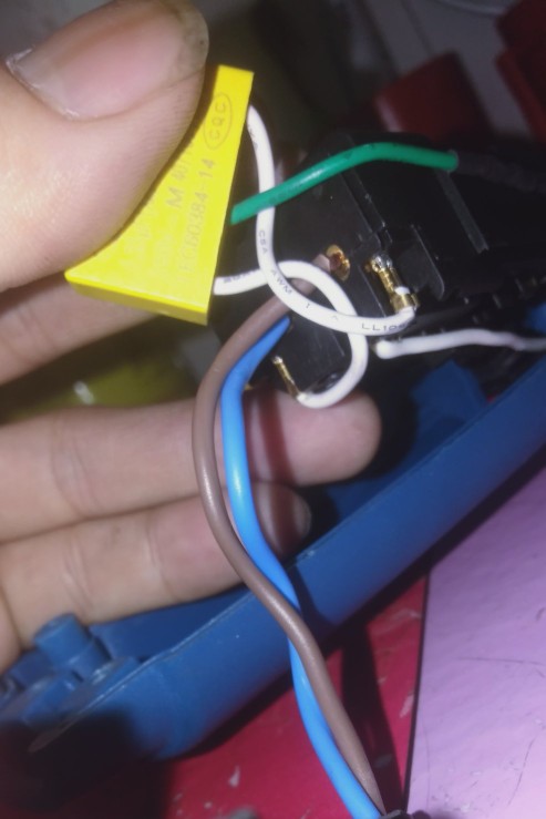 晶思达手电钻开关总成内部构造,插电款带冲击的手电钻