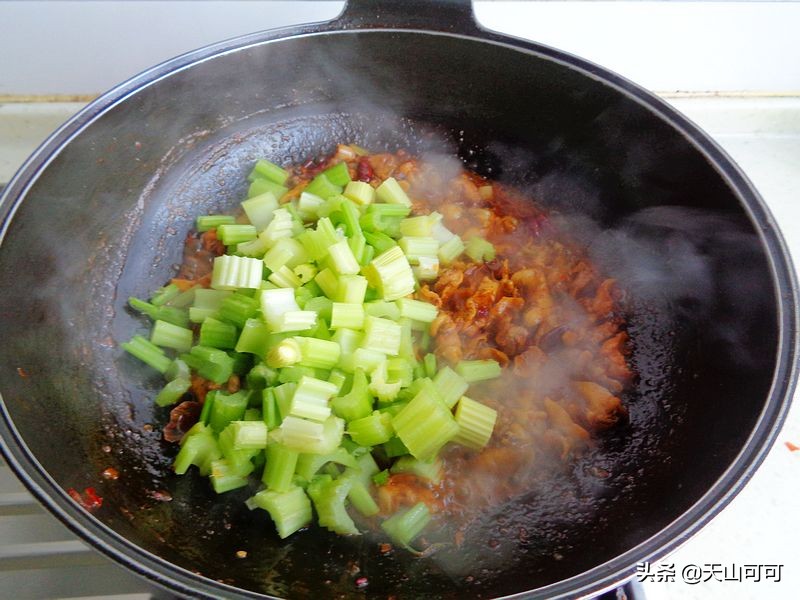 炒田螺需要哪些食材,炒田螺怎么中和寒性