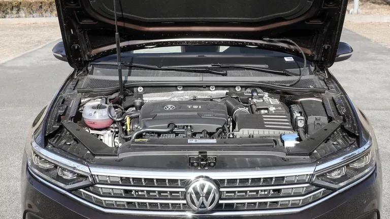 迈腾330和雅阁1.5t哪一个值得购买,新车上市迈腾限时优惠2.50万