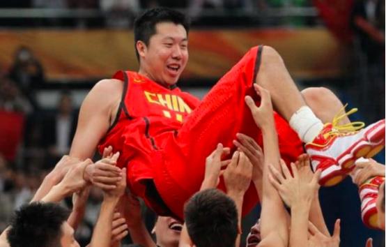 王治郅前妻吉林台主持人,43岁王治郅曾有过两段婚姻