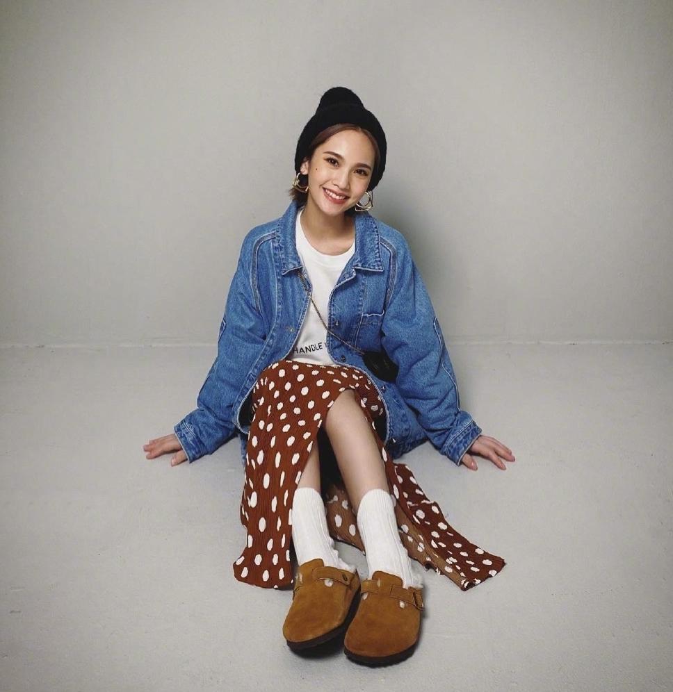 杨丞琳甜酷风穿搭,杨丞琳牛仔外套穿搭