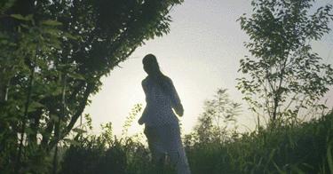 23岁踏入终南山，一处小院，一袭布衣，她的日子比小龙女还逍遥