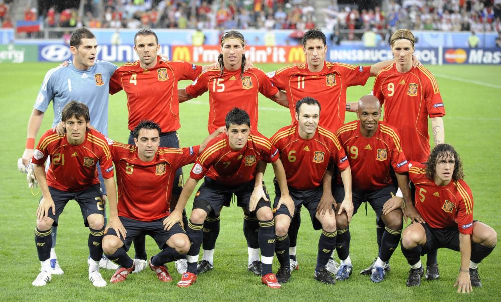 告别指挥官哈维，荣誉等身的球员岁月，齐祖的后来者