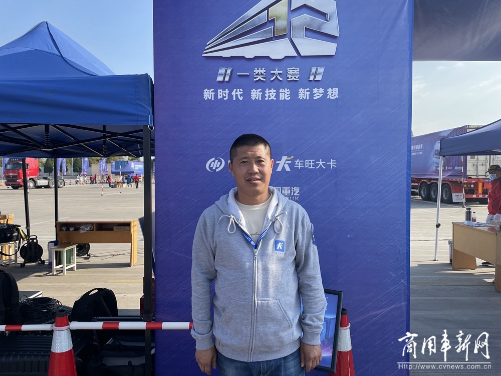 鍚勮矾鑻遍泟涓婂彴姣旀瑙嗛,鍚勮矾鑻辫豹璧涘満鑻卞Э椋掔埥