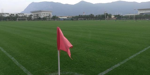 50个零基础孩子足球训练,昆明足球训练营小孩