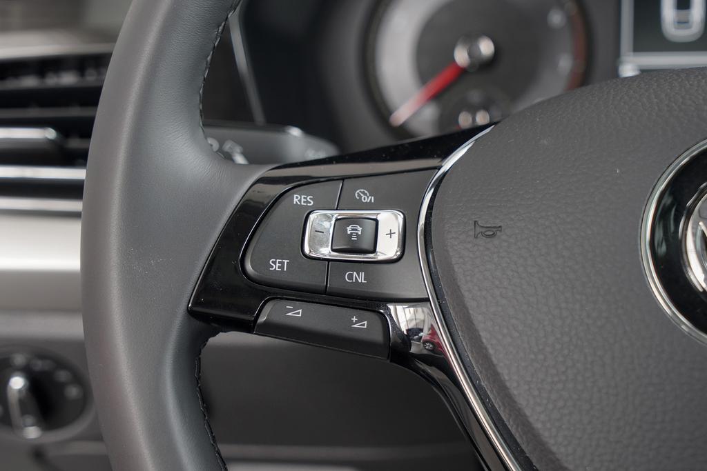 销量又稳了静态体验新款大众朗逸,大众2018款朗逸优劣势