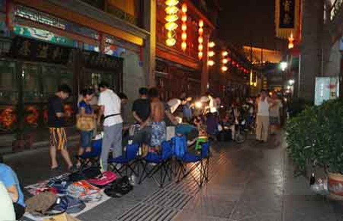 2022年过年摆地摊什么商品赚钱,摆地摊赚钱的最佳方法