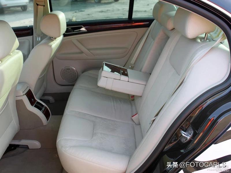 大众领驭09款,09年帕萨特领驭高配内饰图片