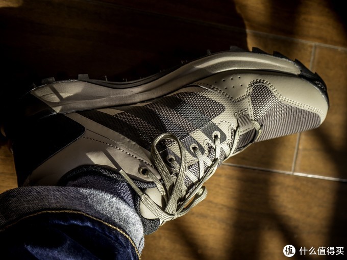 adidas阿迪达斯男子跑步鞋fy4320,阿迪达斯耐磨实战篮球鞋灰蓝开箱