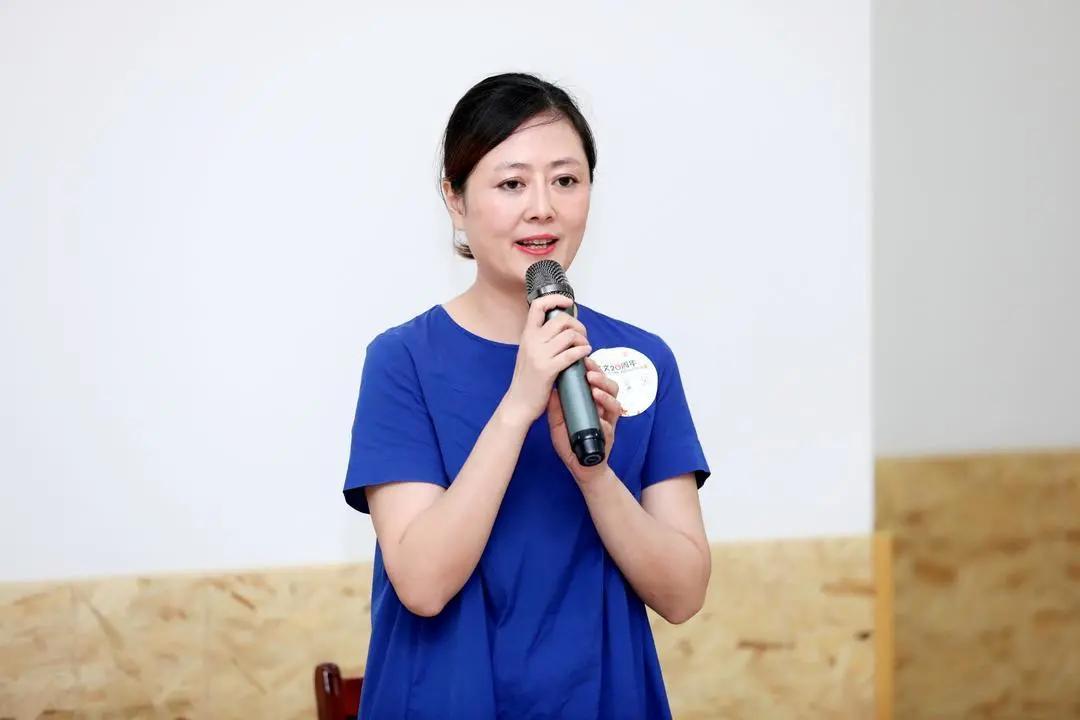 家长学子深情告白育文蒙特梭利幼儿园：最合适时间遇到最好的育文