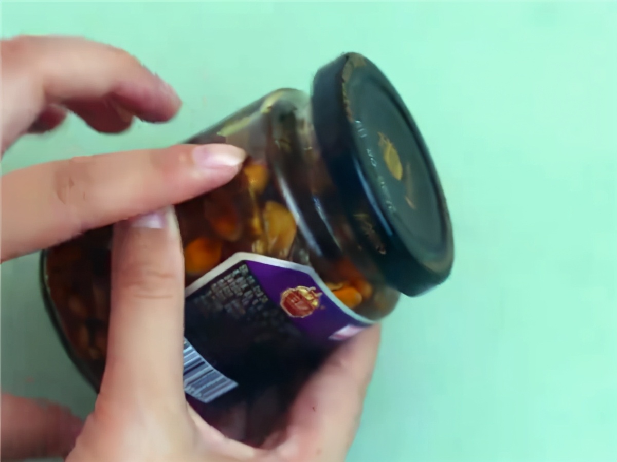 瓶盖太紧拧不开小窍门图片,瓶盖打不开怎么办有小窍门吗