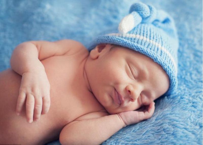 两个月纯母乳喂养的宝宝睡整夜觉,怎么让两个月宝宝能睡整夜觉