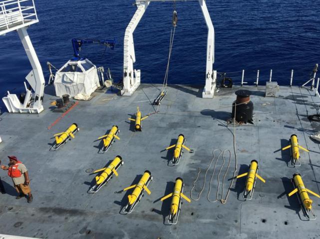 印尼渔民捕获鱼雷,中国渔民捕获美国潜艇