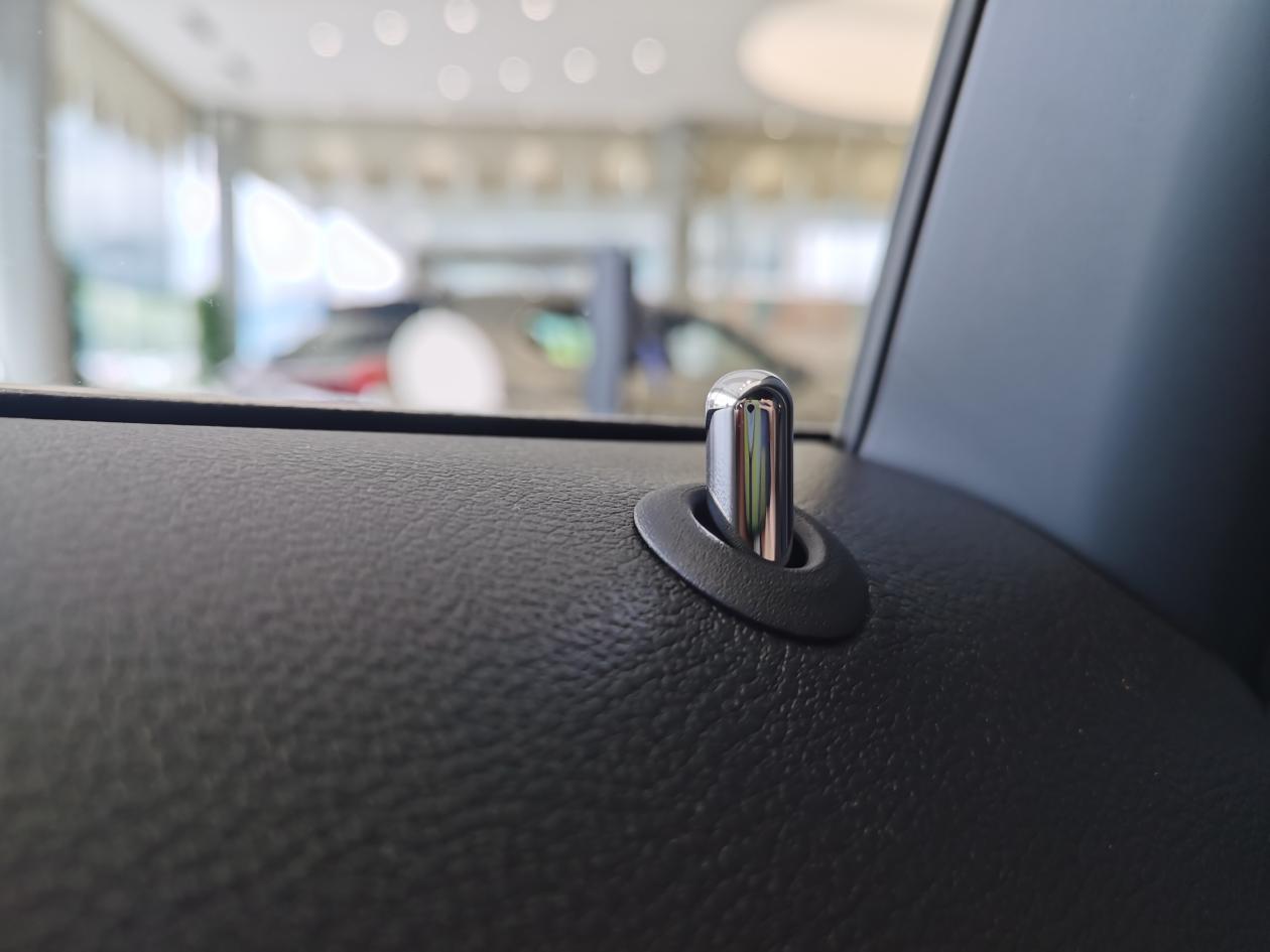 雷克萨斯ux200软包,雷克萨斯16款es200酒红云母色