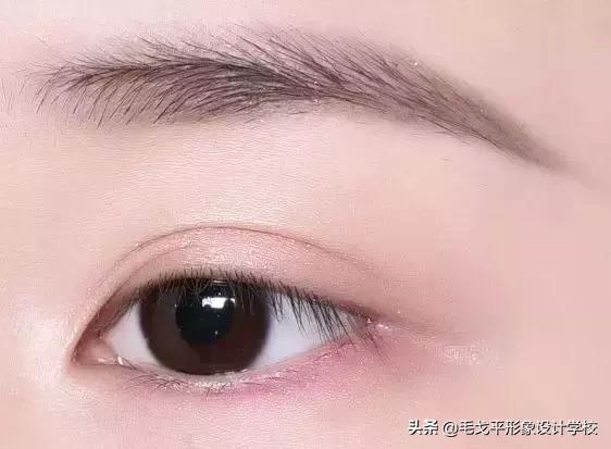 眼线怎么画好看新手最简单的,新手适合画内眼线还是外眼线
