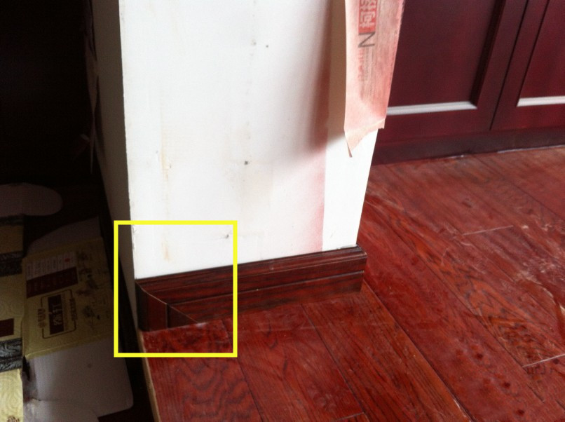 不锈钢门套跟木踢脚线怎么收口,隐藏式踢脚线跟门套缝隙怎么收口