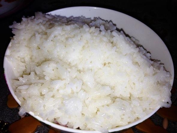 煮饭要放什么煮出来的米饭才香,煮饭到底用冷水