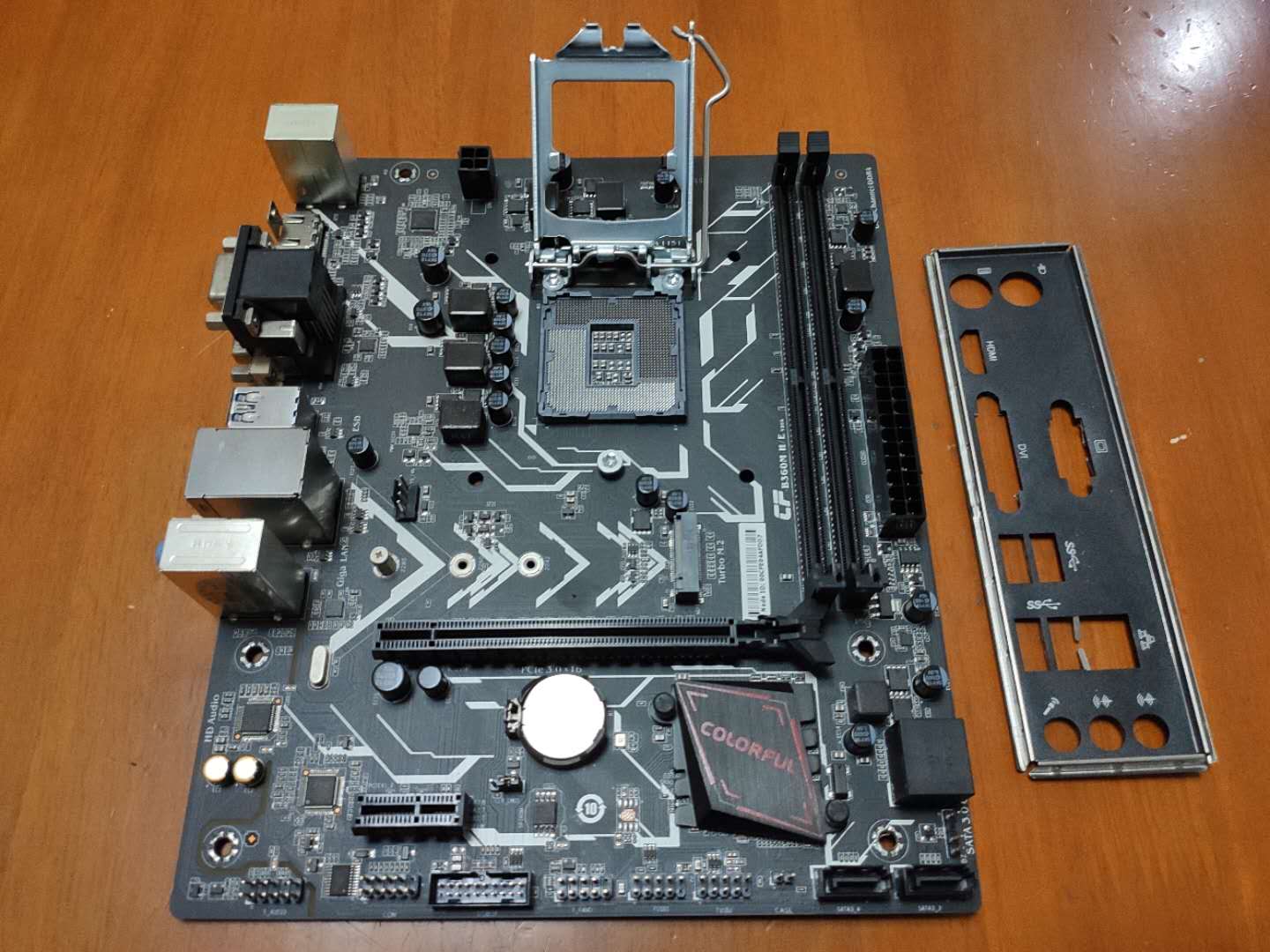 i39100f搭配1050ti吃鸡实测,2000元配置一台i39100f的主机