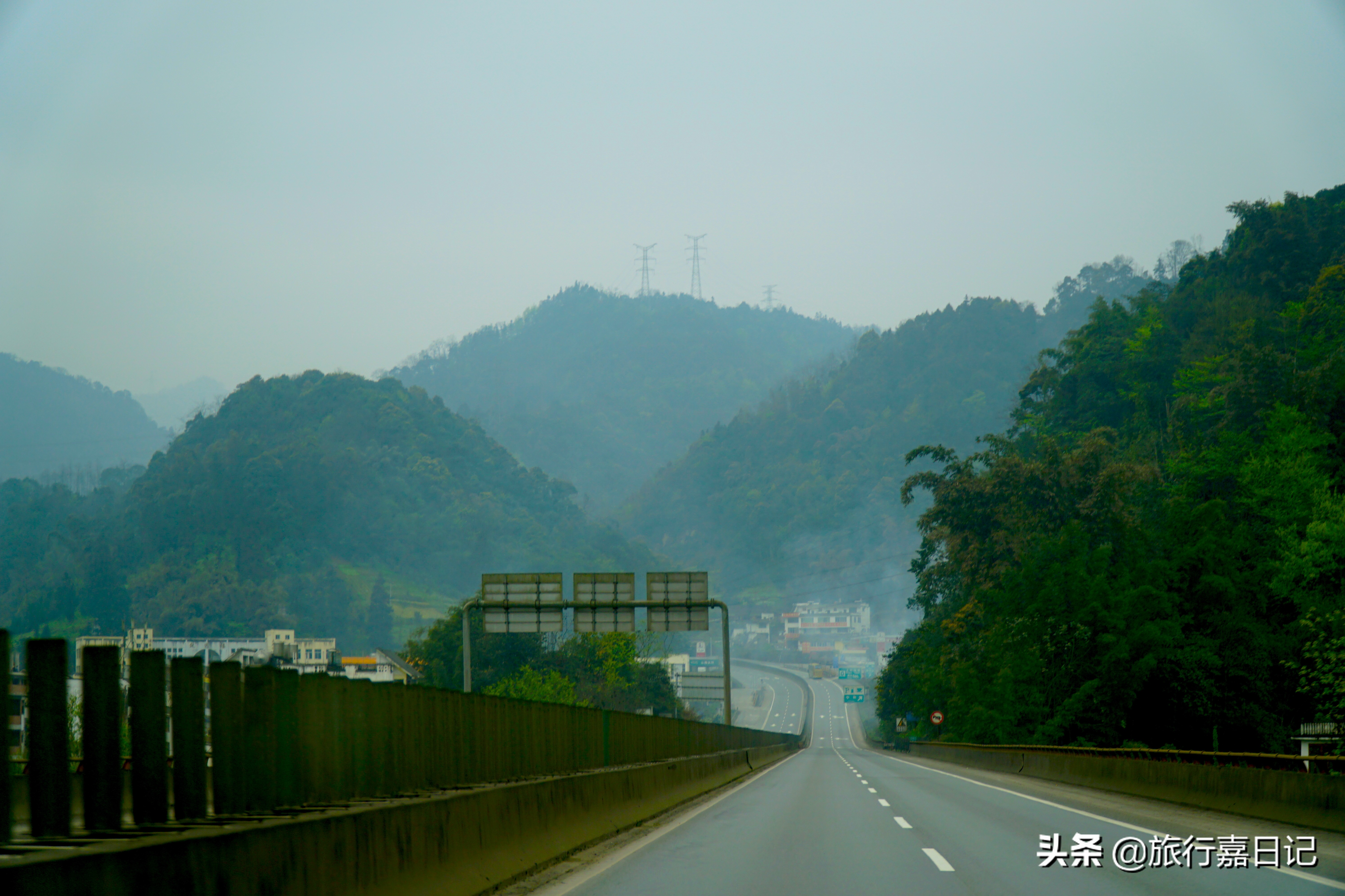 重庆到云南自驾游攻略最佳线路图,重庆到云南旅游500元跟团靠谱吗