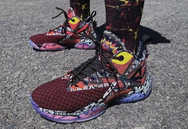 阿迪耐克鞋现状,阿迪耐克为什么大跌