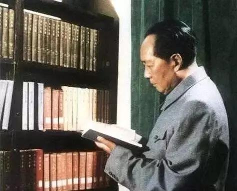 逝世43周年纪念日，他为这本书留下了大量批语
