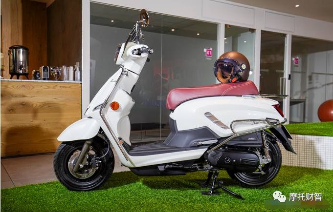 铃木新复古踏板saluto几个颜色,铃木1万左右新款踏板